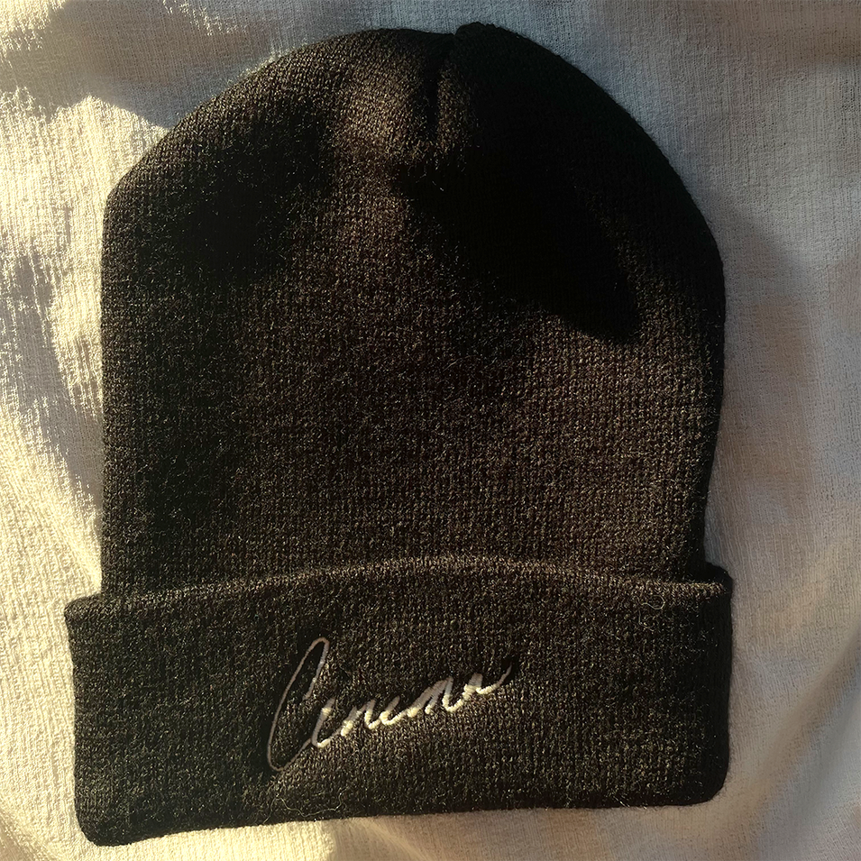 cinema beanie (handwritten by María)